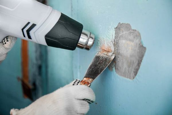 What Are The Uses of Manual Paint Scrapers